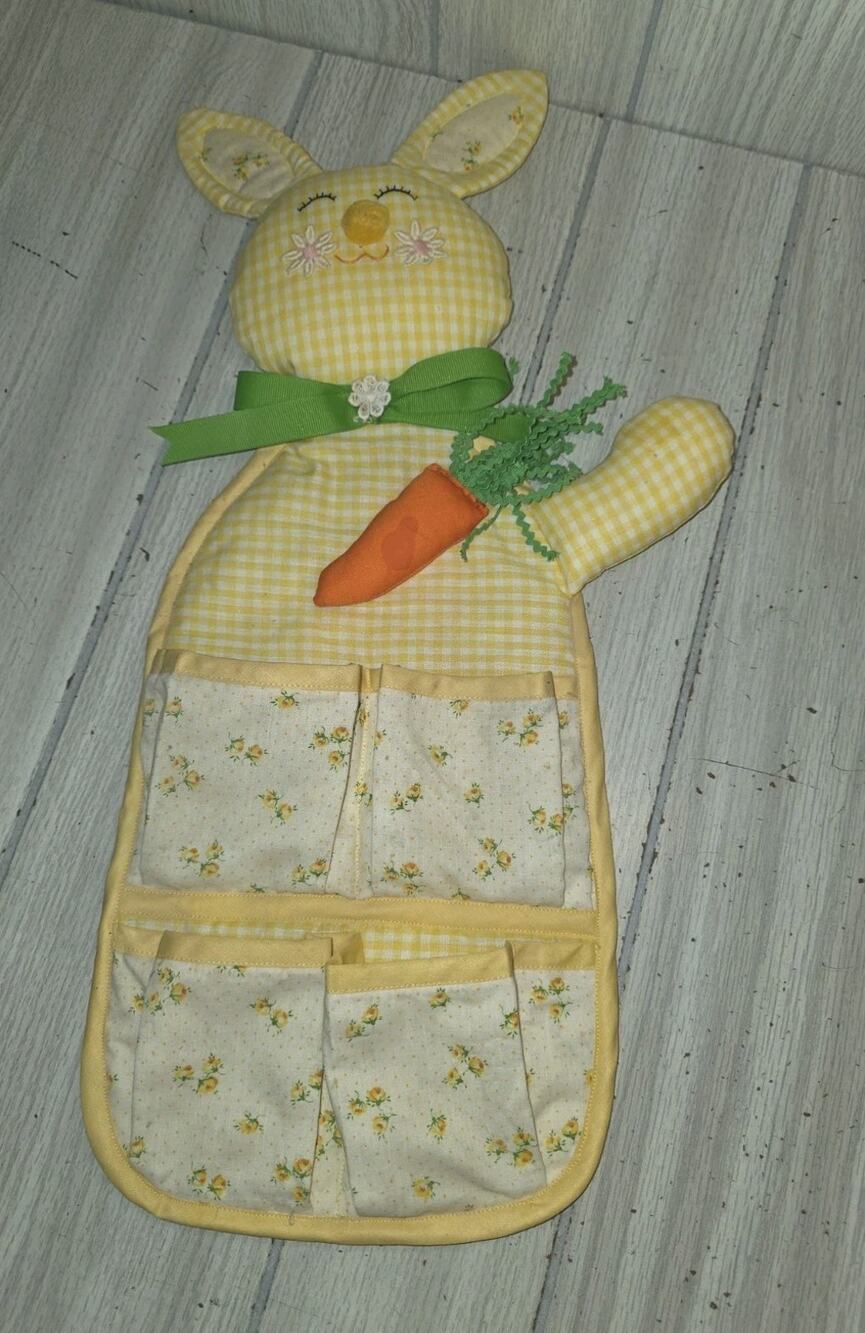 Vtg Quilted Yellow Gingham Happy Bunny W/Carrot Kitchen Decor Easter Spring